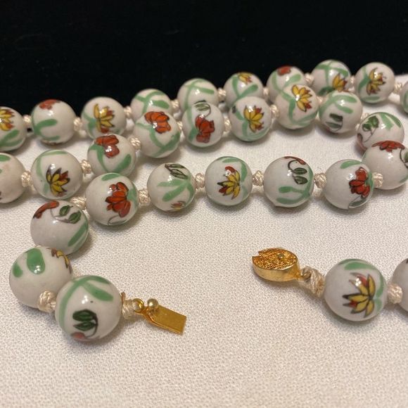 Vintage Hand Painted Bead Necklace - Picture 9 of 14